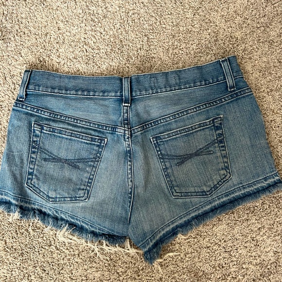GAP 1969 Jean shorts - Picture 5 of 7